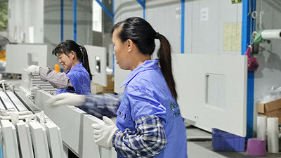 林森易潔門-噴涂廠現場